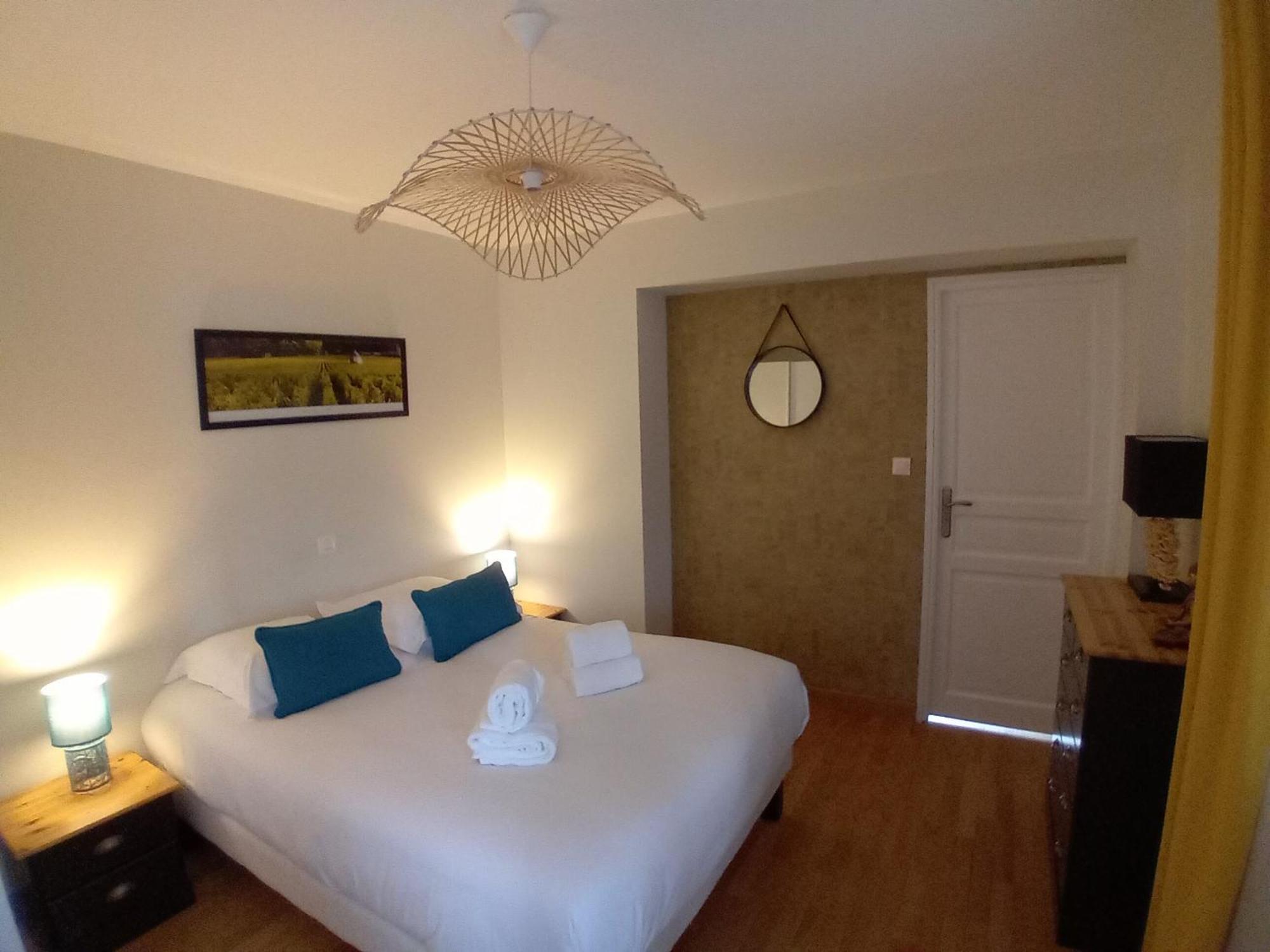 Climats Des Echaliers Apartment Beaune  Bagian luar foto